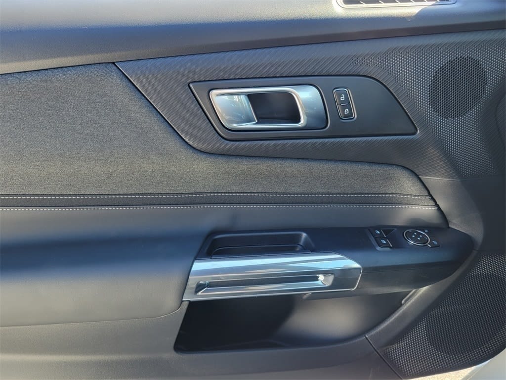 Thumbnail: 2025 Ford Mustang - 20