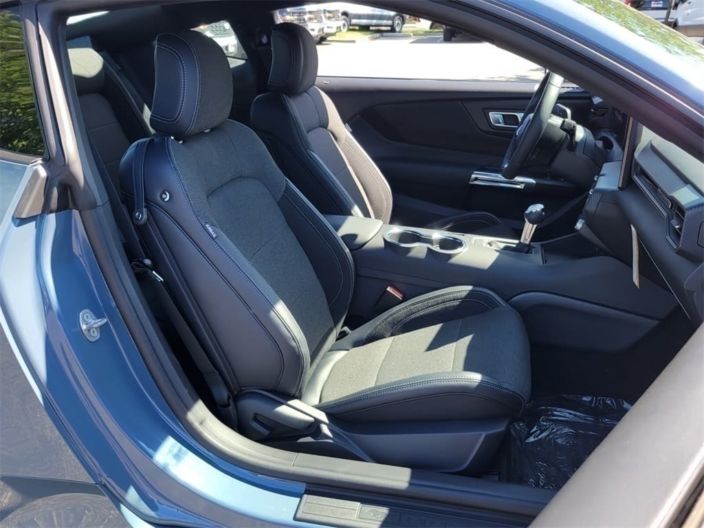 Thumbnail: 2025 Ford Mustang - 10