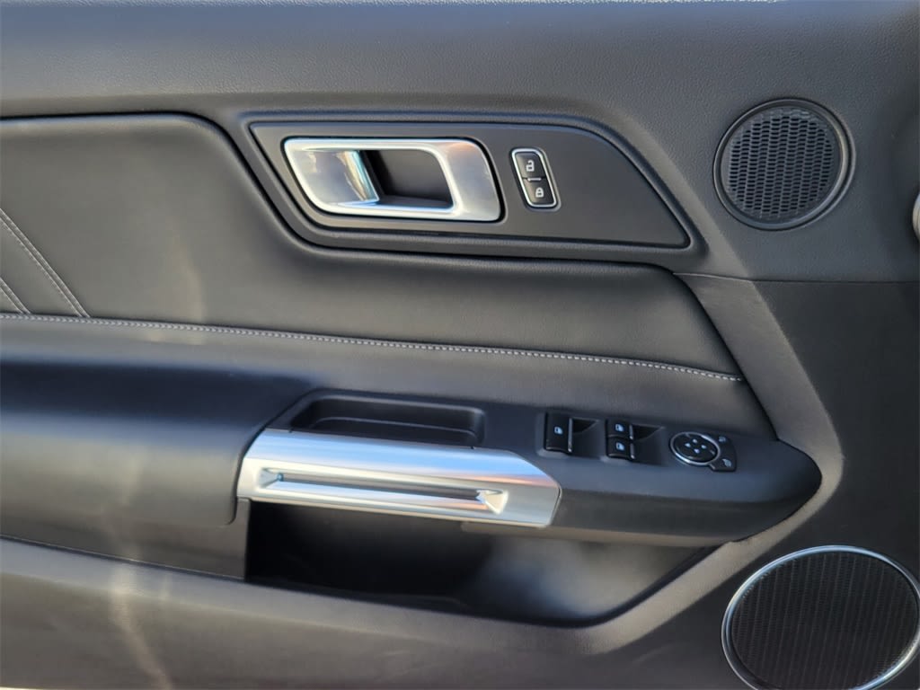 2023 Ford Mustang  21