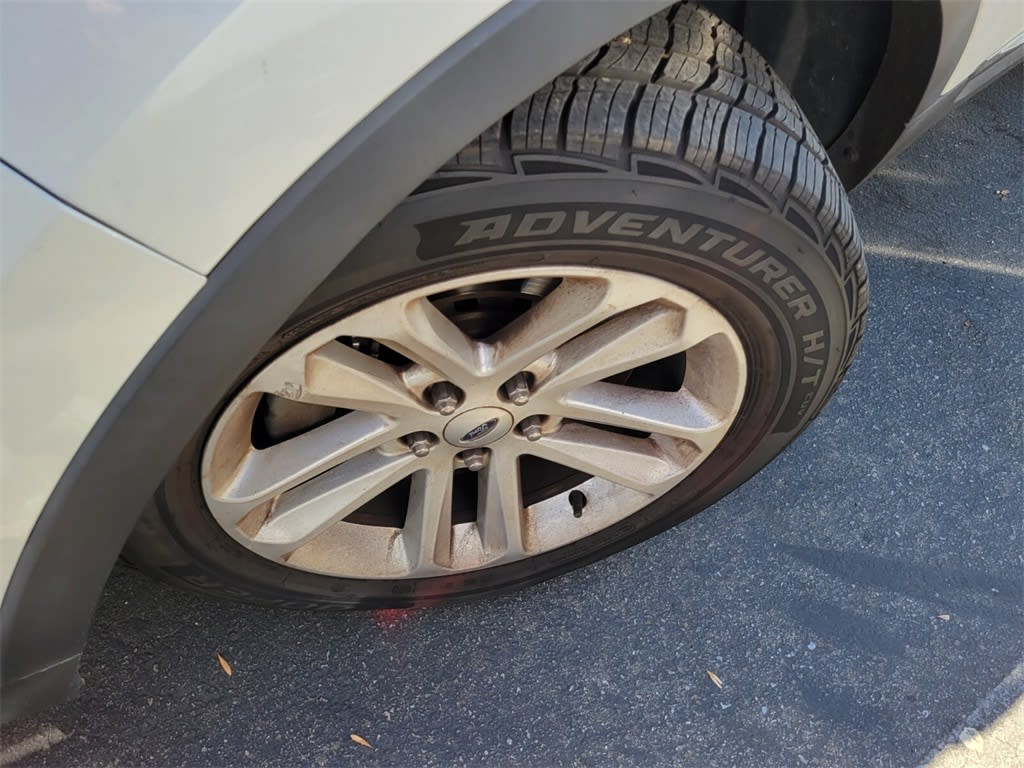 Thumbnail: 2015 Ford Explorer - 5