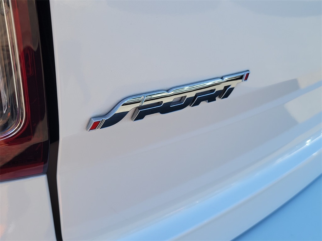 Thumbnail: 2015 Ford Explorer - 7