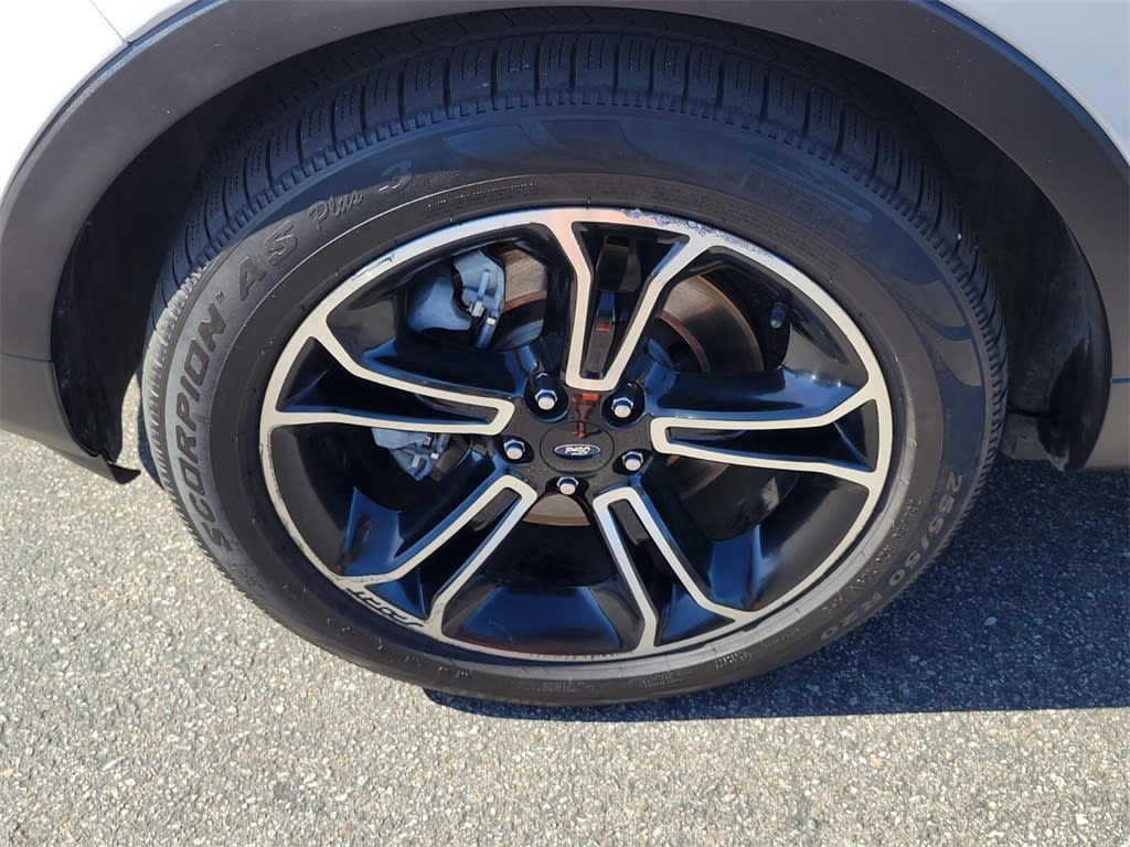 Thumbnail: 2015 Ford Explorer - 8
