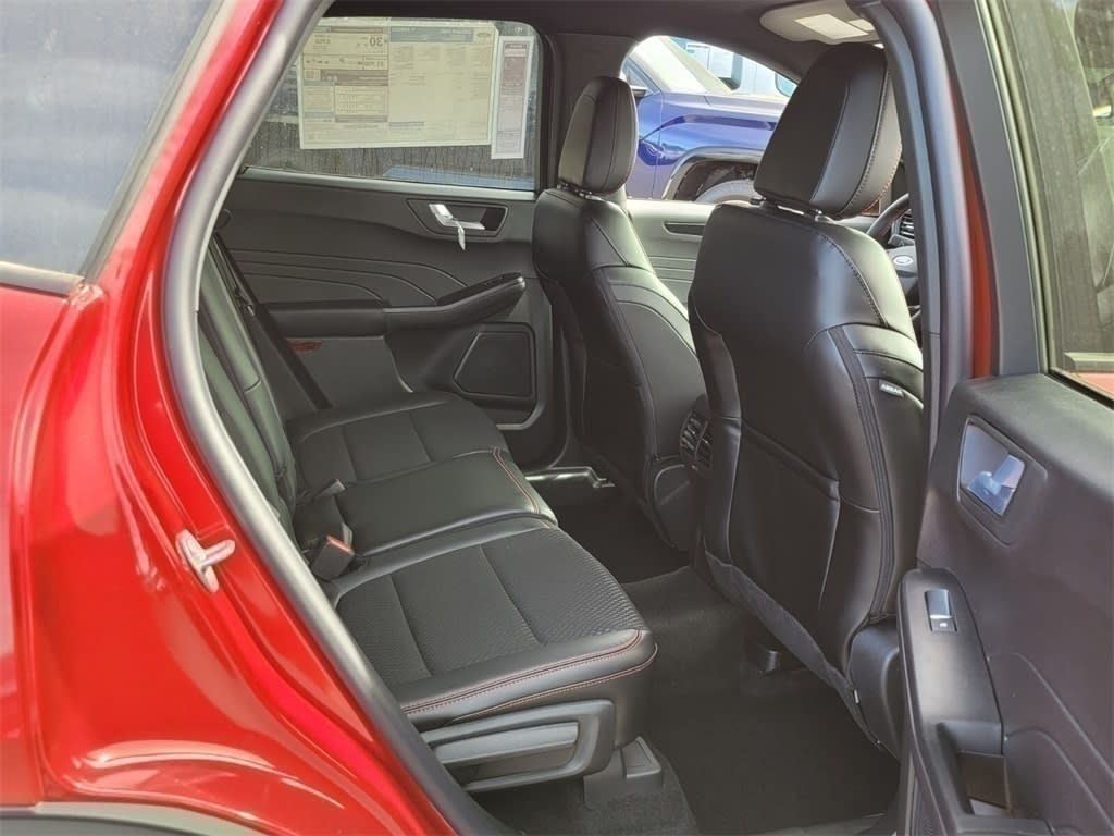 2025 Ford Escape ST-Line 18