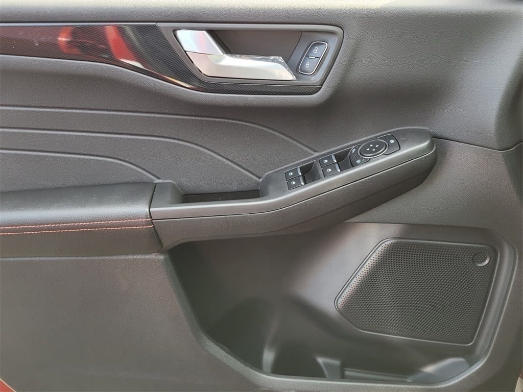 2025 Ford Escape ST-Line 20