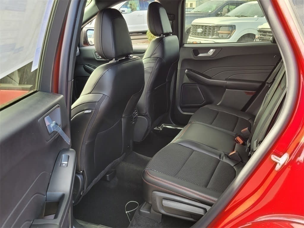 2025 Ford Escape ST-Line 11