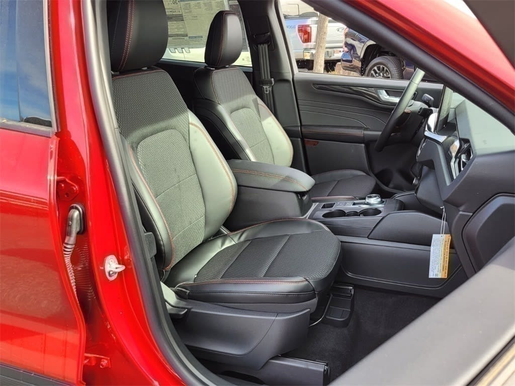 2025 Ford Escape ST-Line 10