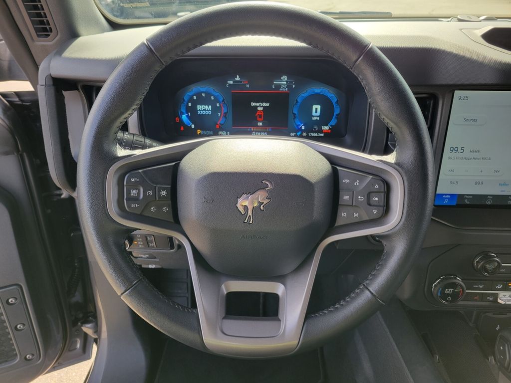 Thumbnail: 2025 Ford Bronco - 9