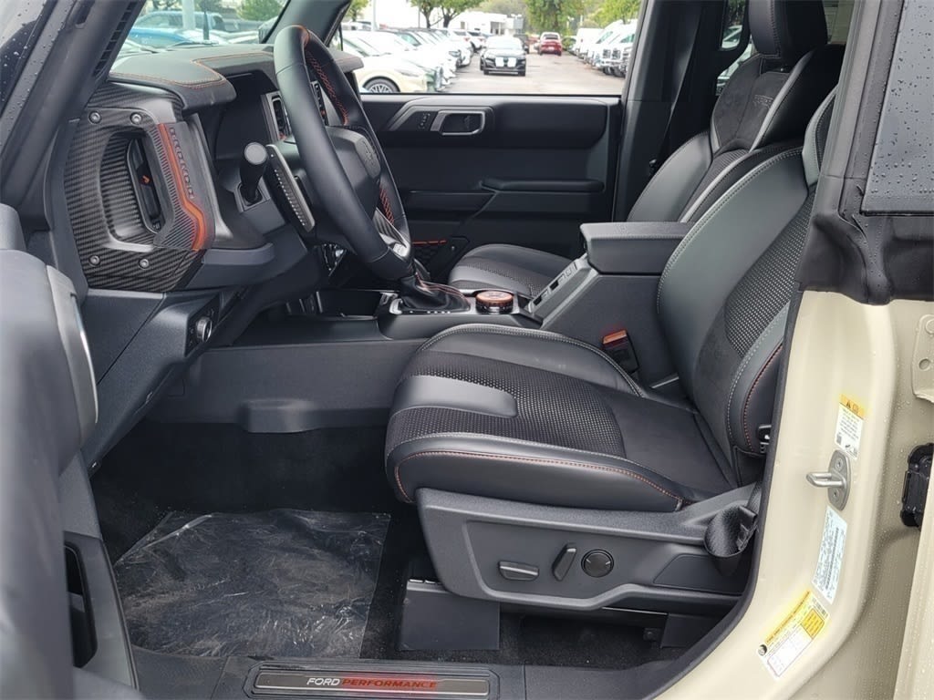 Thumbnail: 2025 Ford Bronco - 9