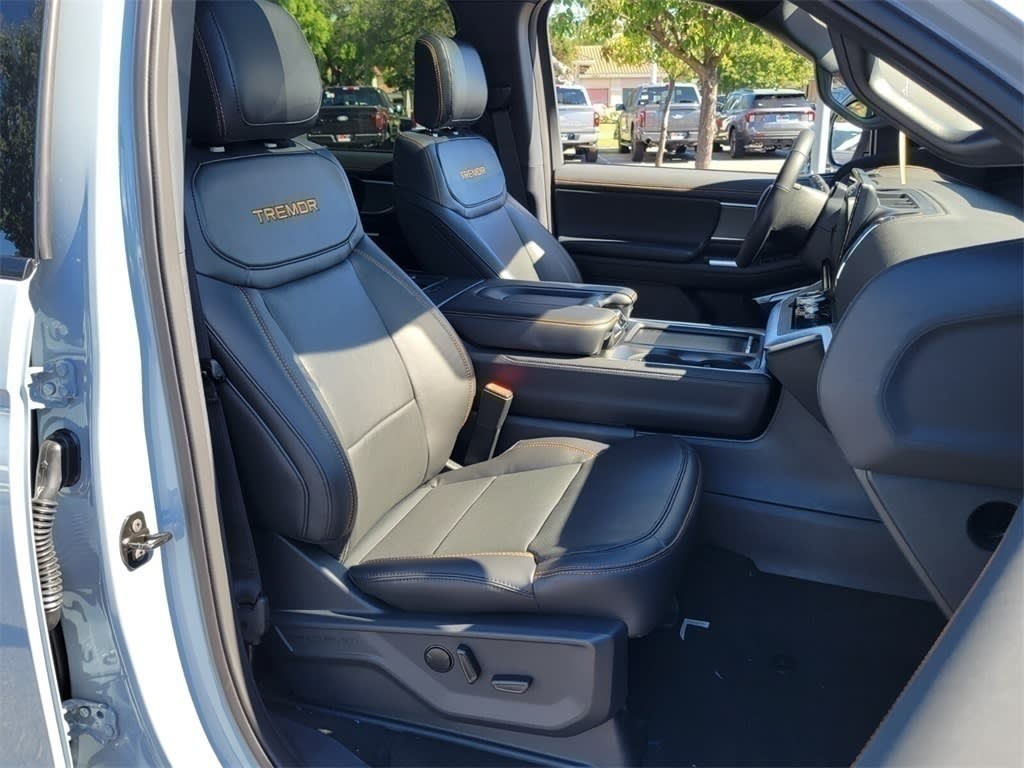 Thumbnail: 2025 Ford Expedition - 10