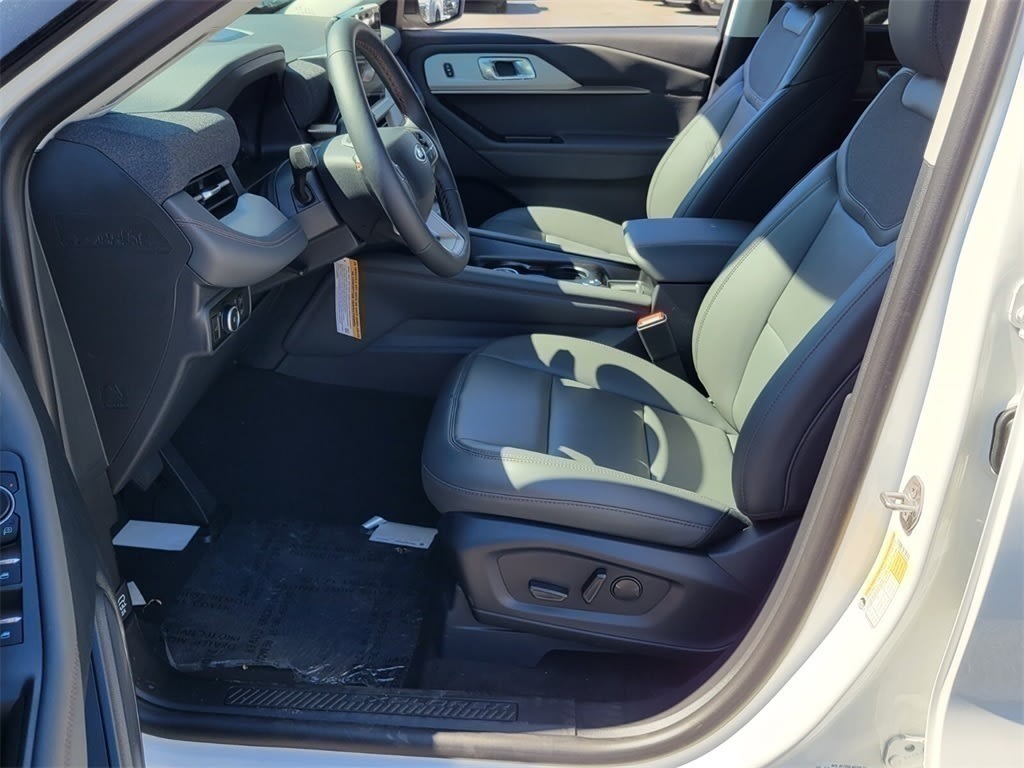 Thumbnail: 2025 Ford Explorer - 9