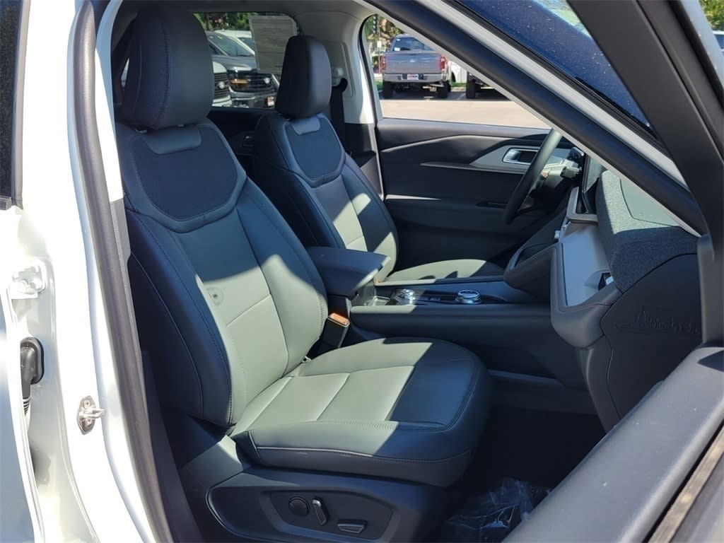 Thumbnail: 2025 Ford Explorer - 10