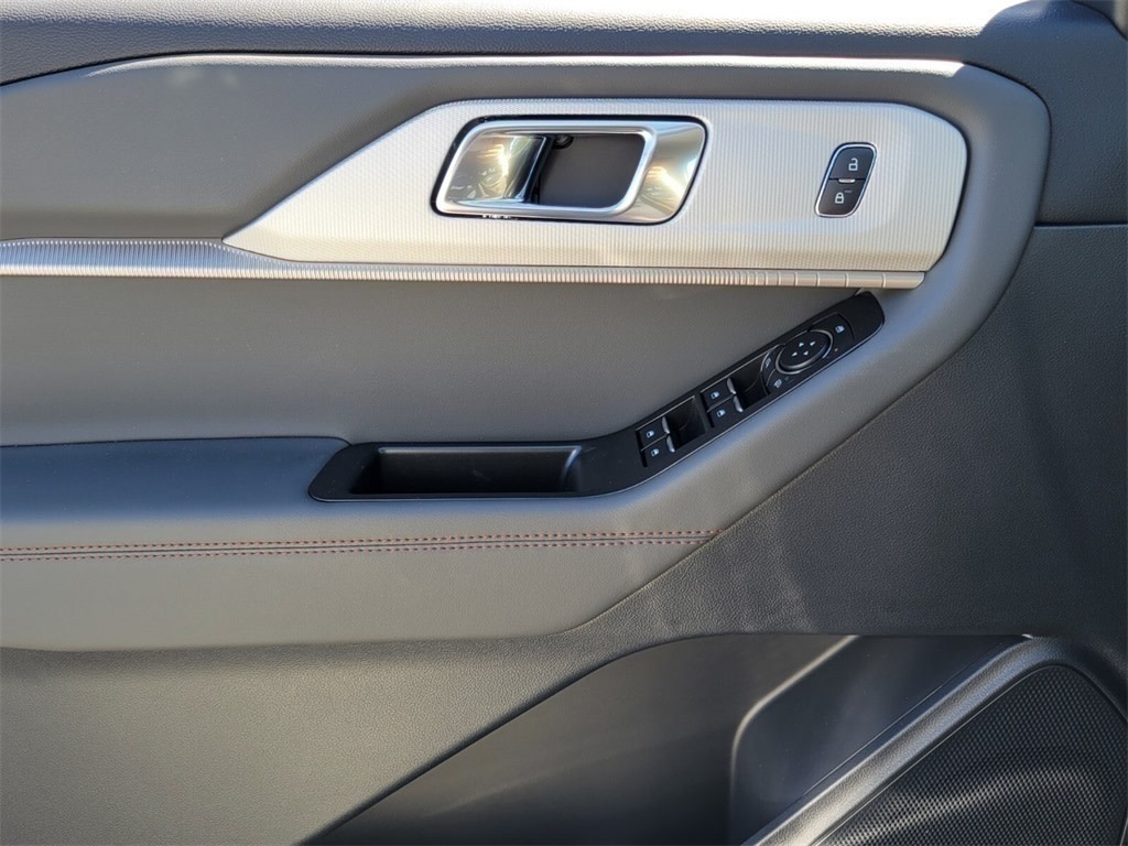 Thumbnail: 2025 Ford Explorer - 20