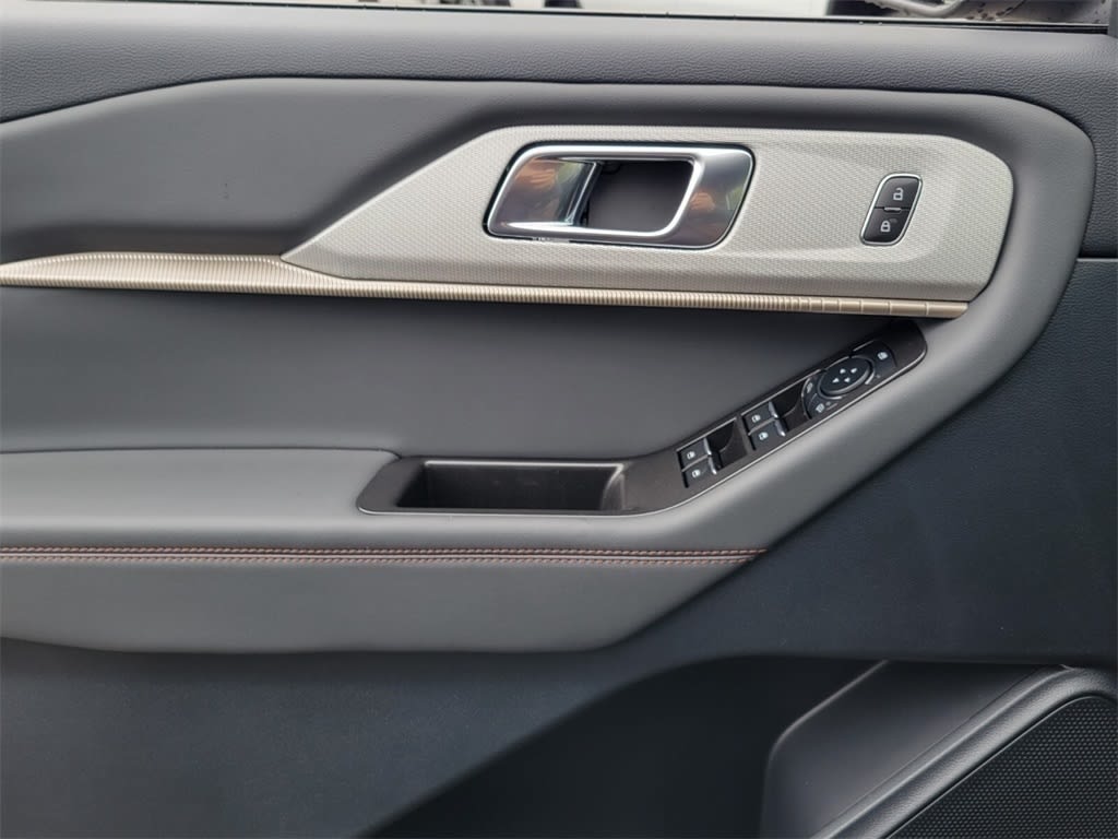 Thumbnail: 2025 Ford Explorer - 20