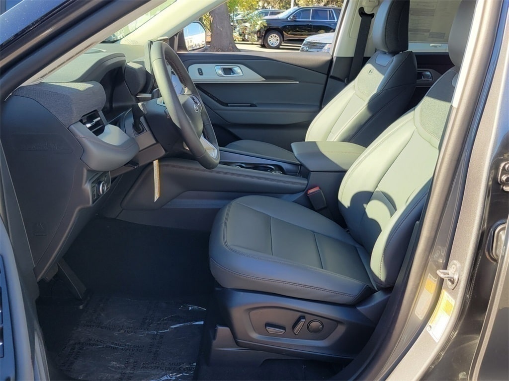 Thumbnail: 2026 Ford Explorer - 9