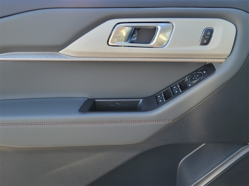 Thumbnail: 2025 Ford Explorer - 20