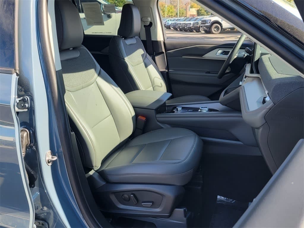 Thumbnail: 2025 Ford Explorer - 10