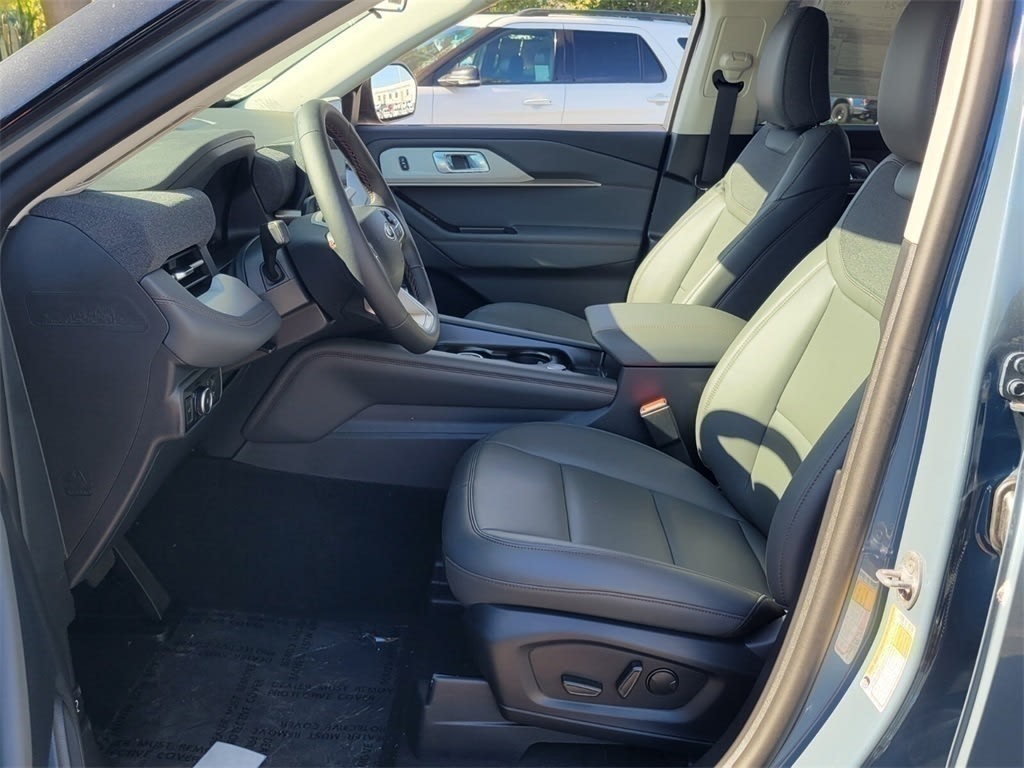 Thumbnail: 2025 Ford Explorer - 9