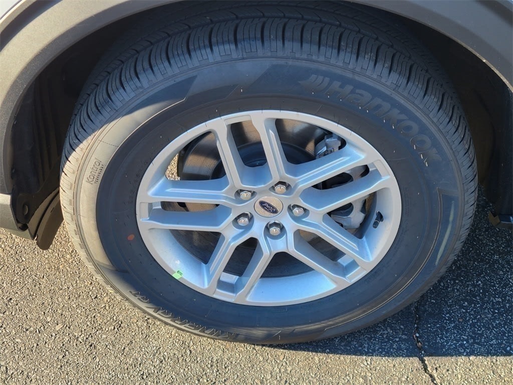 Thumbnail: 2026 Ford Explorer - 5