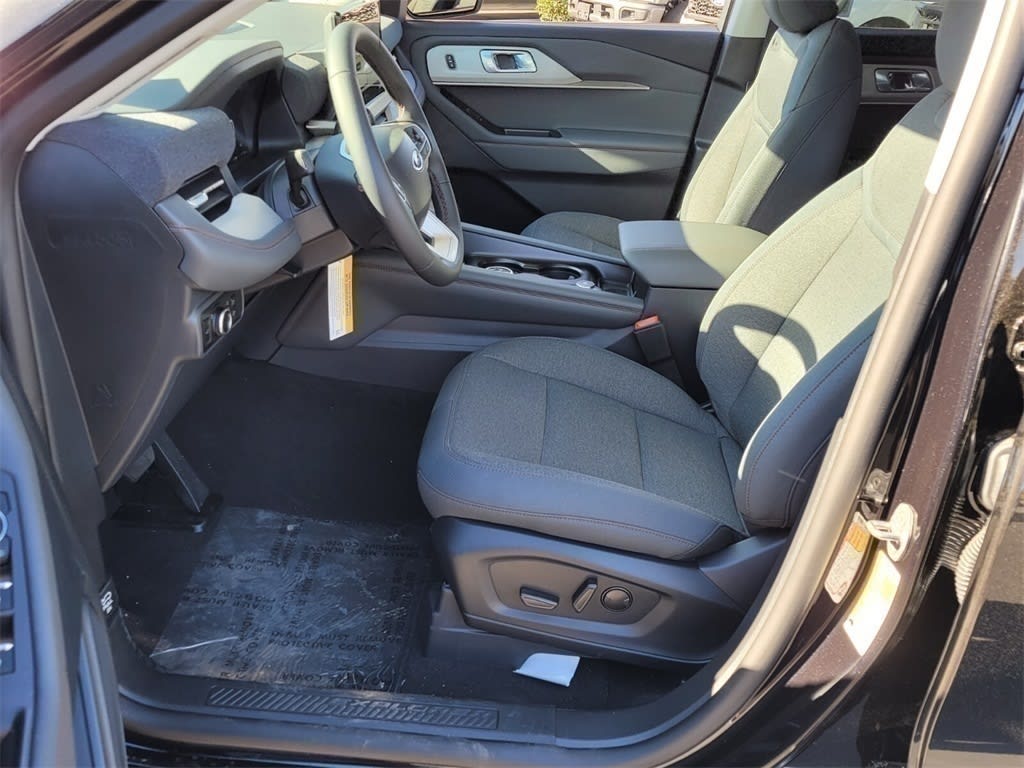 2025 Ford Explorer Active 9