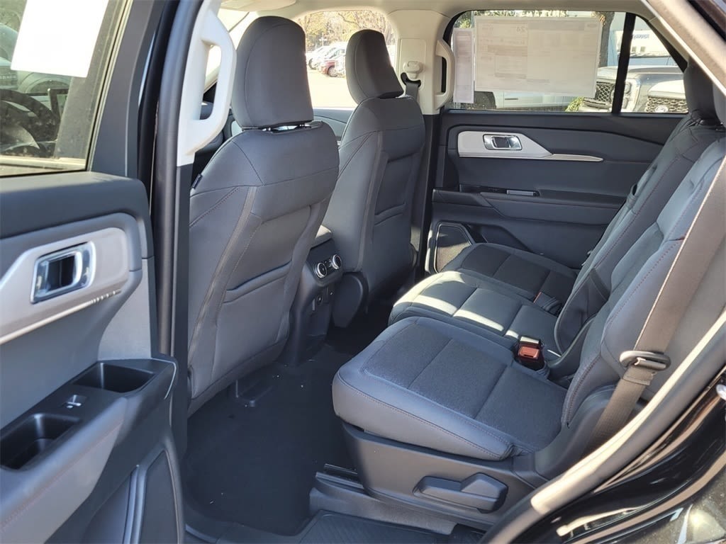 2025 Ford Explorer Active 11