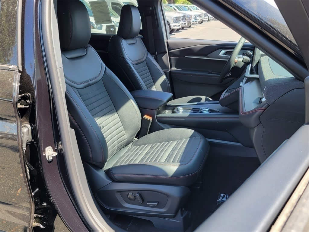 Thumbnail: 2025 Ford Explorer - 9