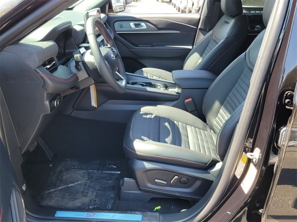Thumbnail: 2025 Ford Explorer - 8