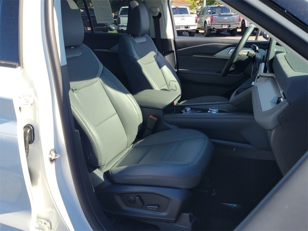 Thumbnail: 2025 Ford Explorer - 10