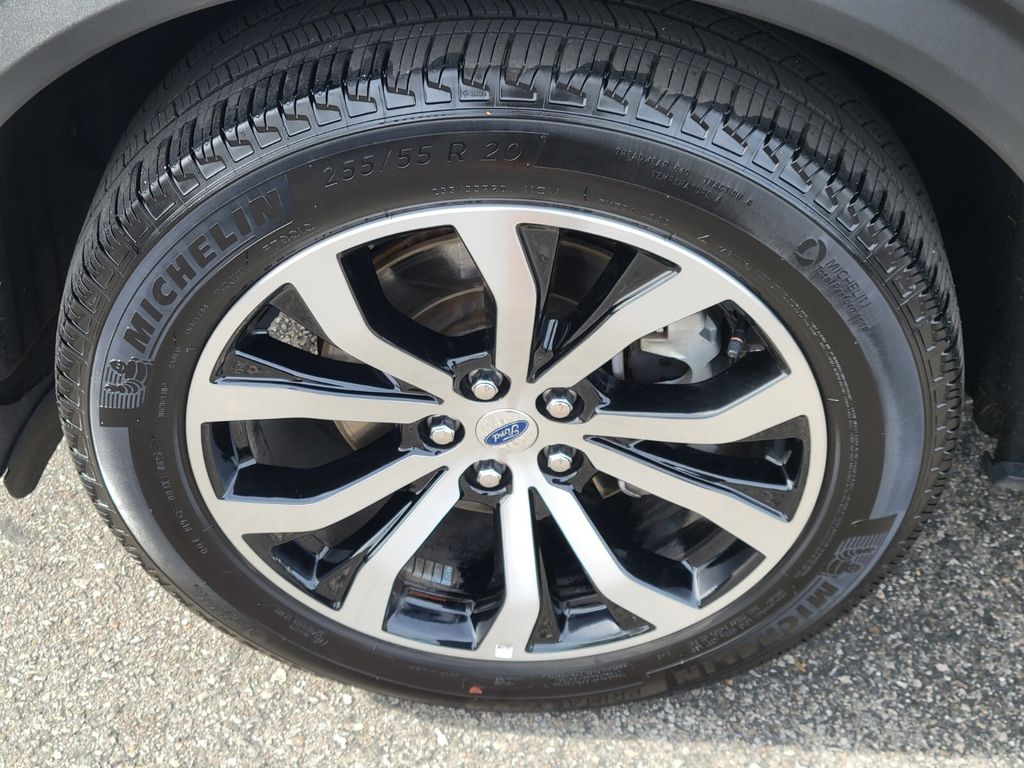 Thumbnail: 2025 Ford Explorer - 8