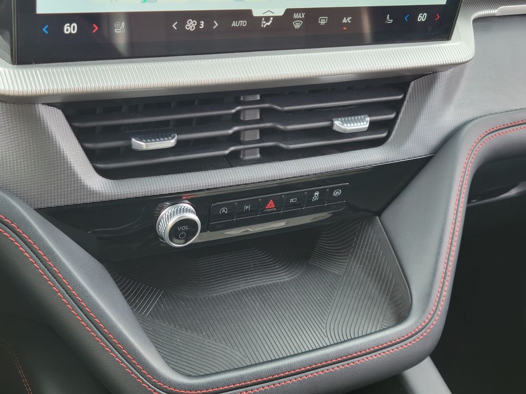 Thumbnail: 2025 Ford Explorer - 25