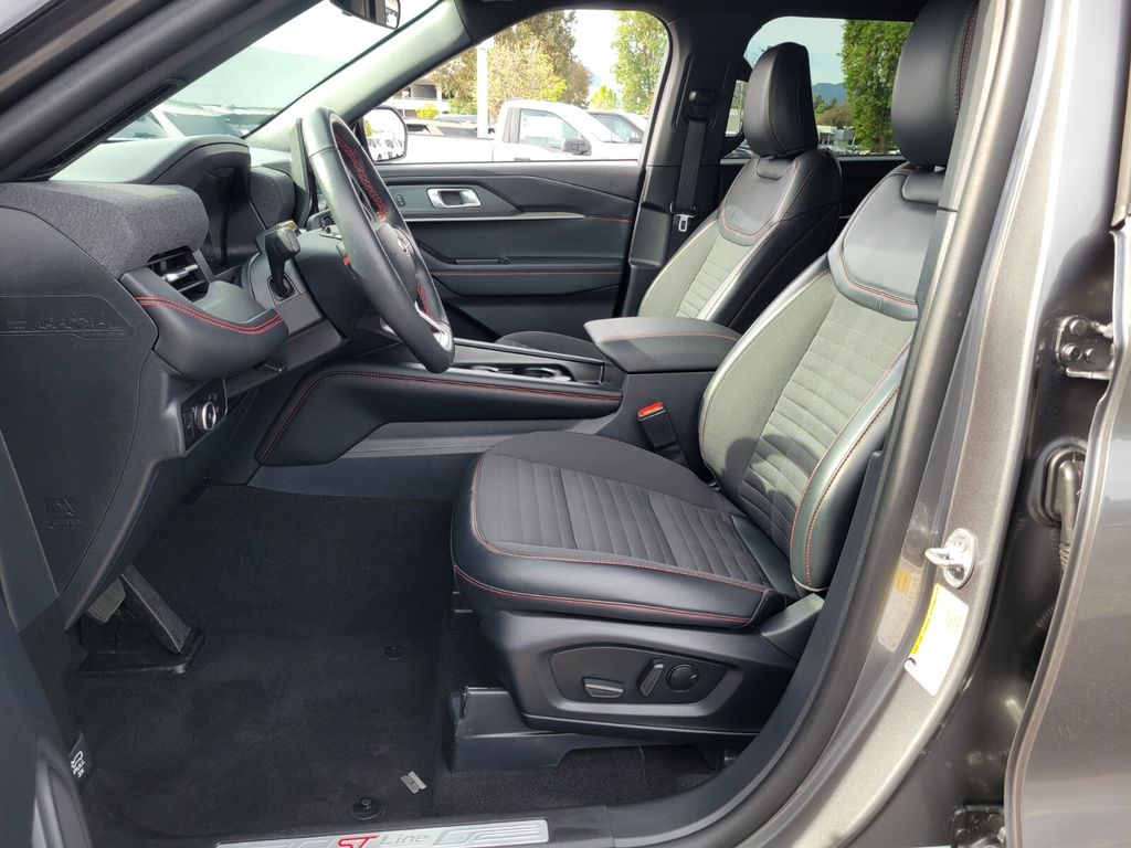 Thumbnail: 2025 Ford Explorer - 9