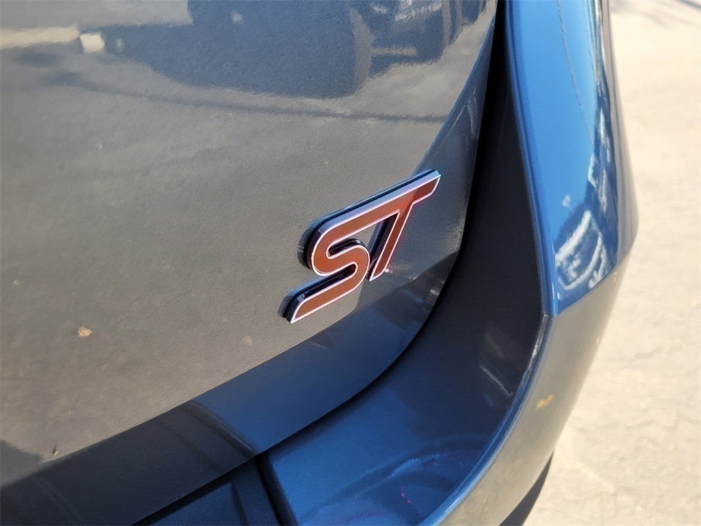 2025 Ford Explorer ST 6