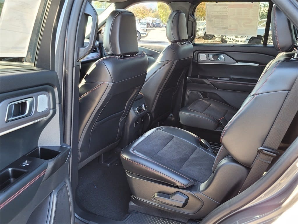 2025 Ford Explorer ST 11