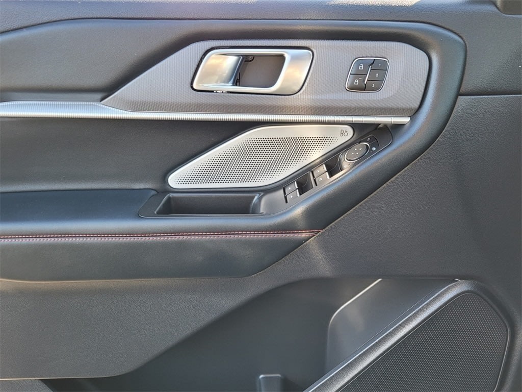 2025 Ford Explorer ST 21