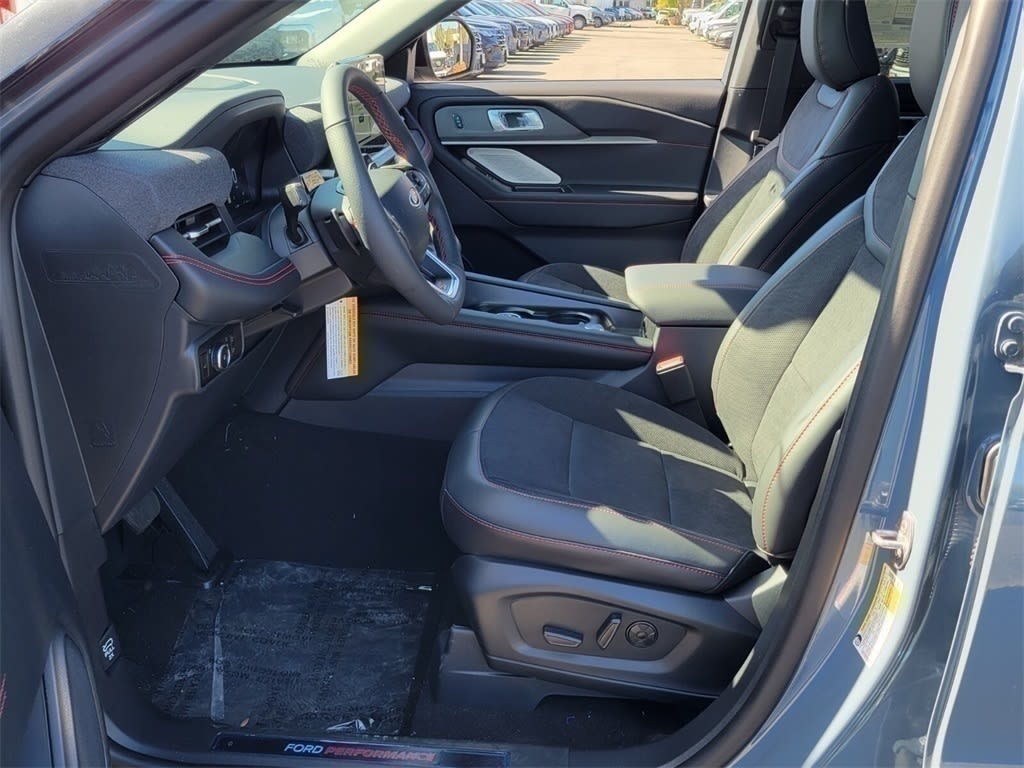 2025 Ford Explorer ST 10