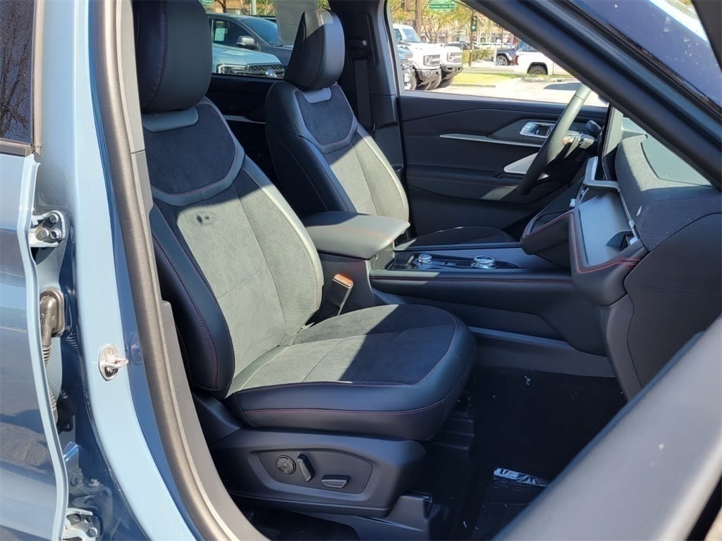 2025 Ford Explorer ST 11