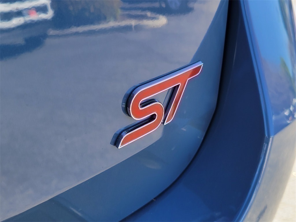 2025 Ford Explorer ST 7