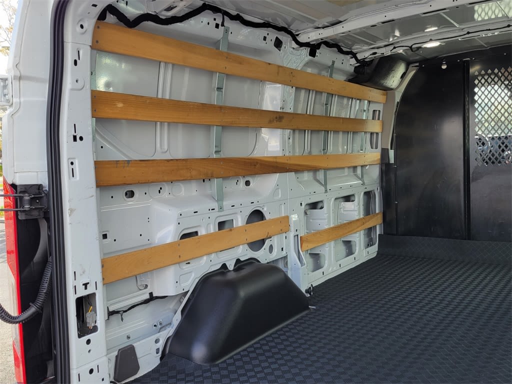 2022 Ford Transit Series 250 9