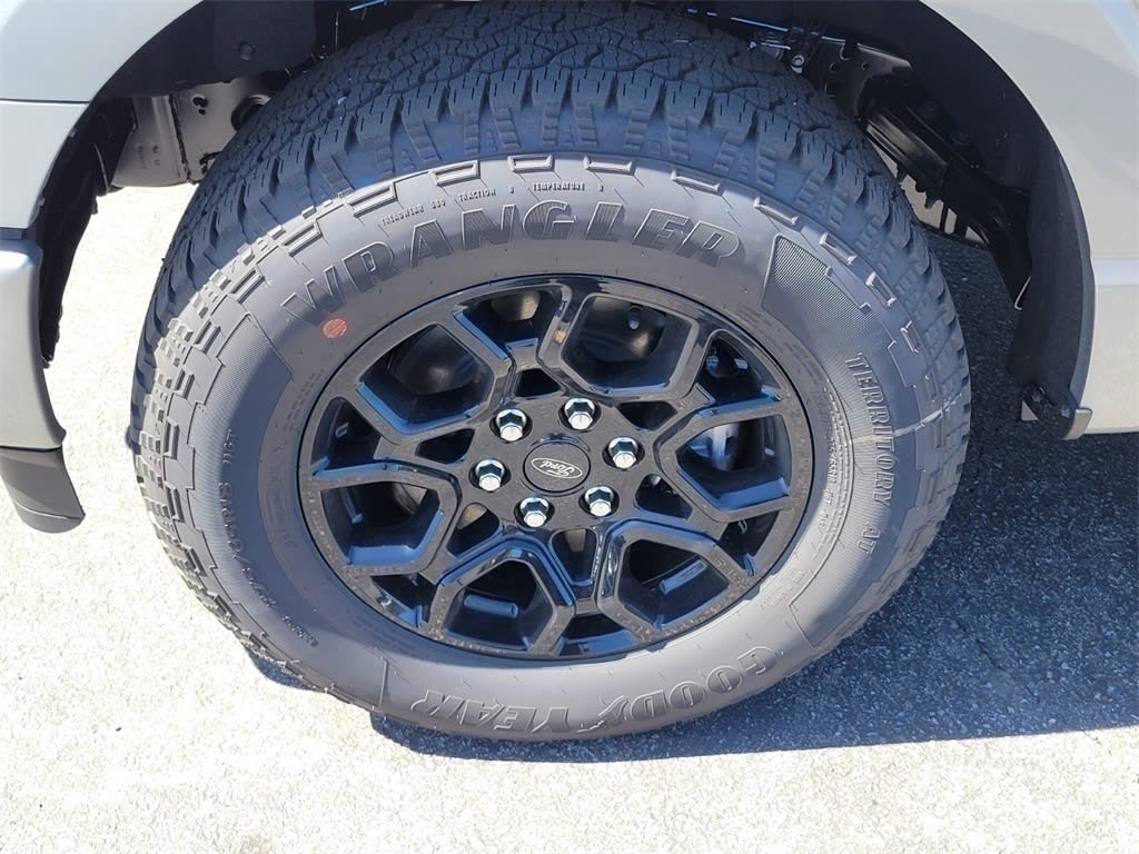 2025 Ford F-150 XLT 8