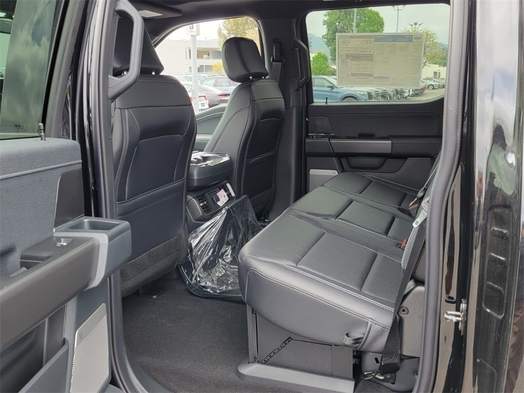 2025 Ford F-150 Lariat 11