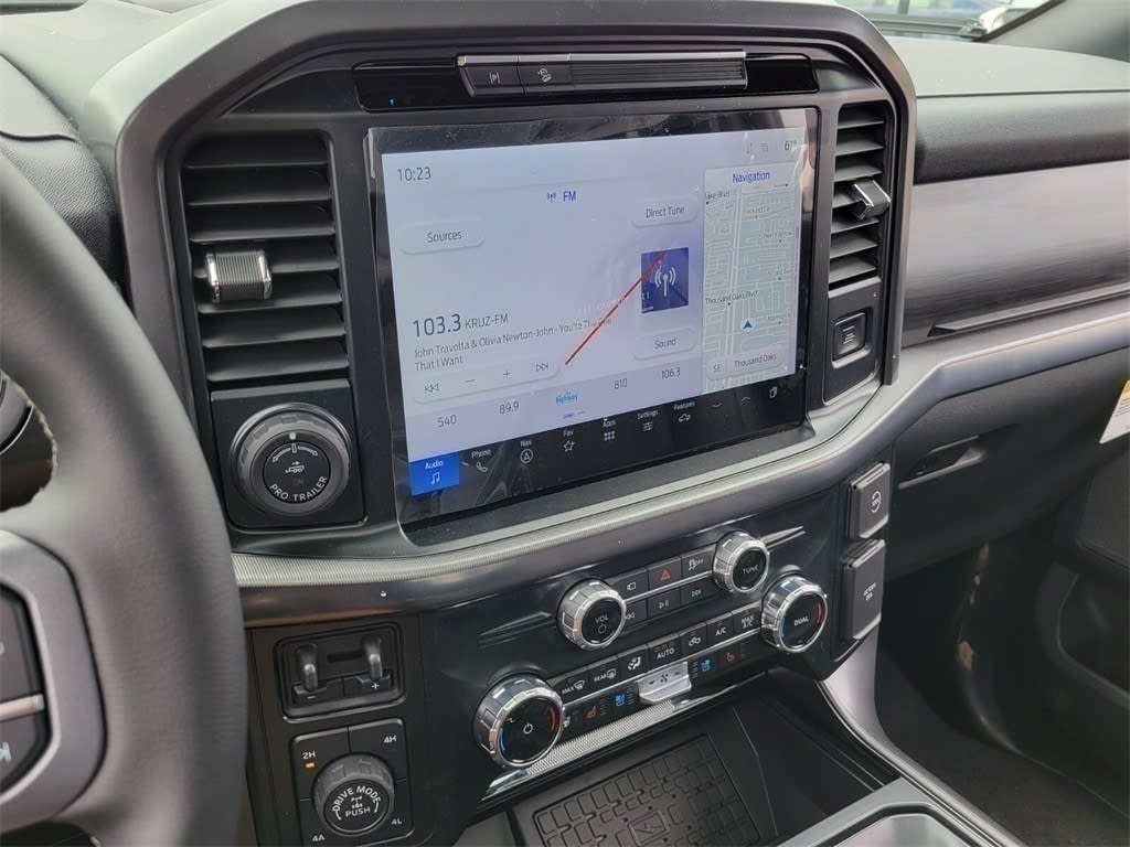 2025 Ford F-150 Lariat 12