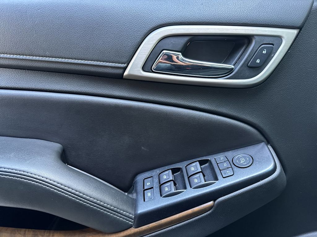 Thumbnail: 2019 GMC Yukon XL - 21