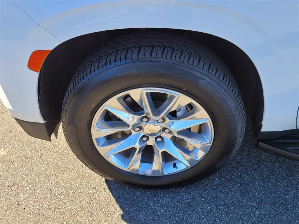 2023 Chevrolet Suburban Premier 8