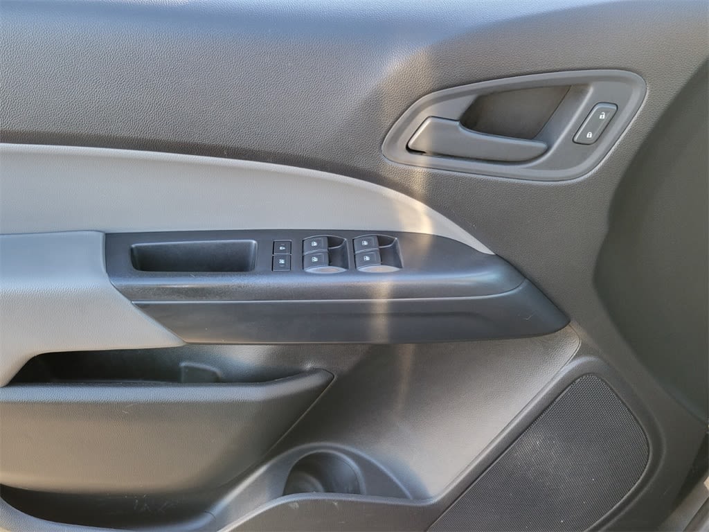 Thumbnail: 2017 GMC Canyon - 21