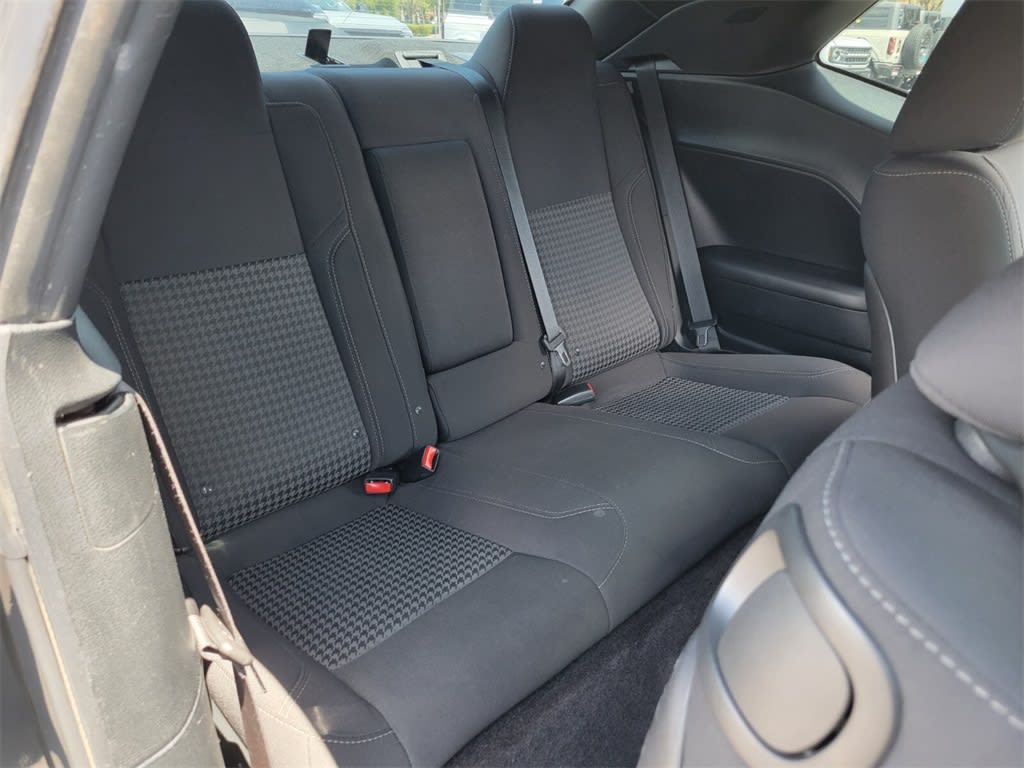 2018 Dodge Challenger R/T 17