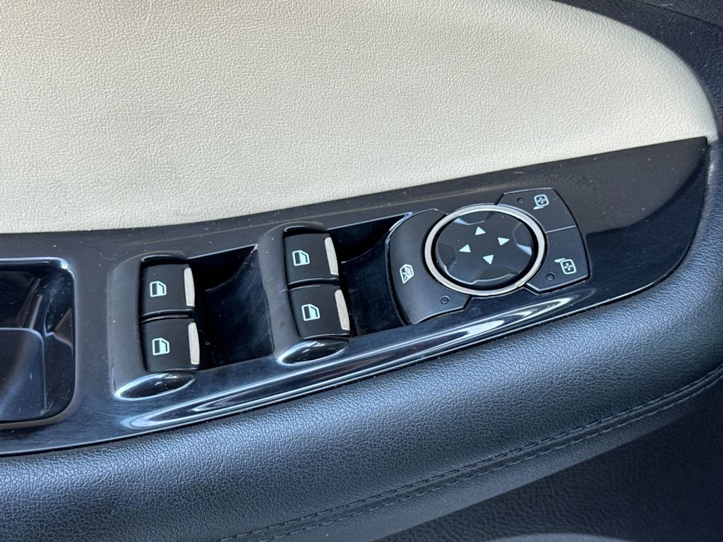 Thumbnail: 2020 Ford Edge - 22