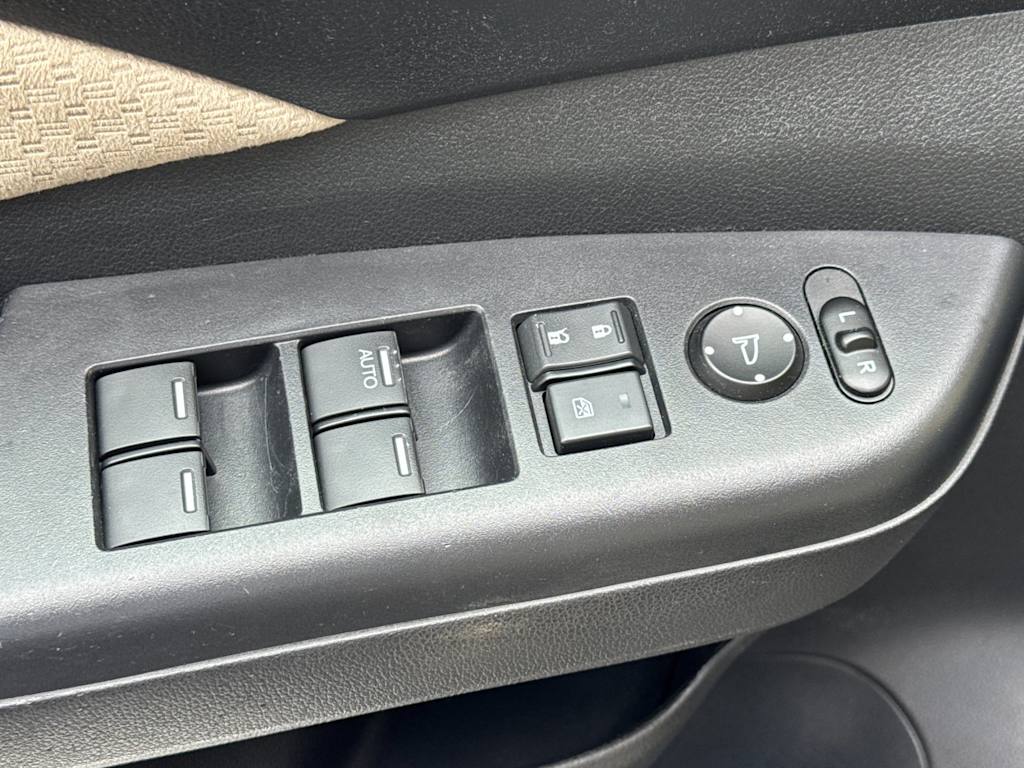 Thumbnail: 2016 Honda CR-V - 21