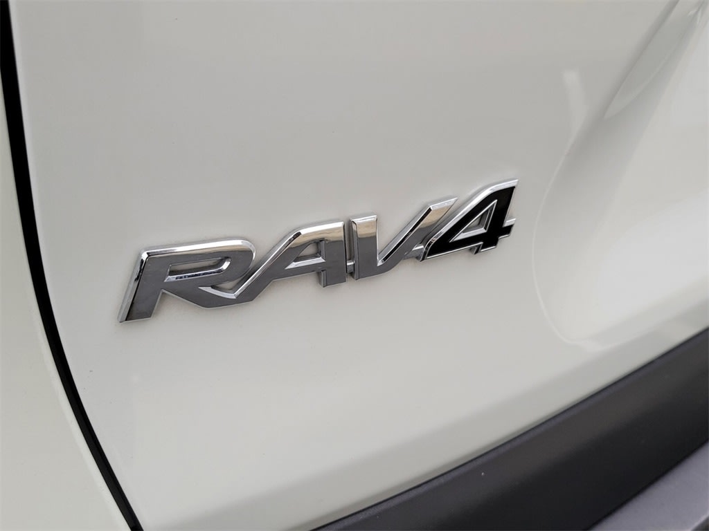 2021 Toyota RAV4 XLE Premium 7