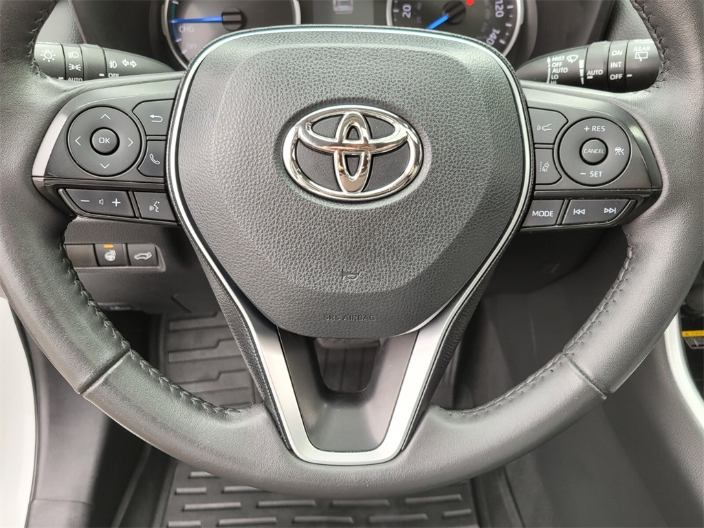 2021 Toyota RAV4 XLE Premium 22