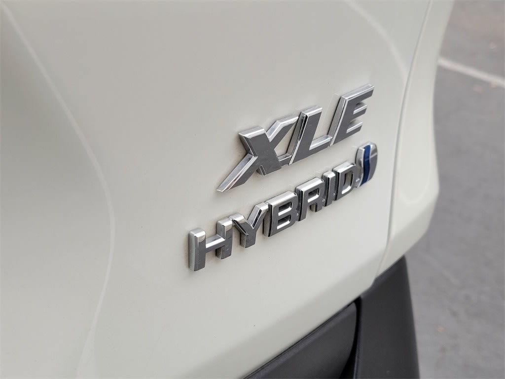 2021 Toyota RAV4 XLE Premium 17