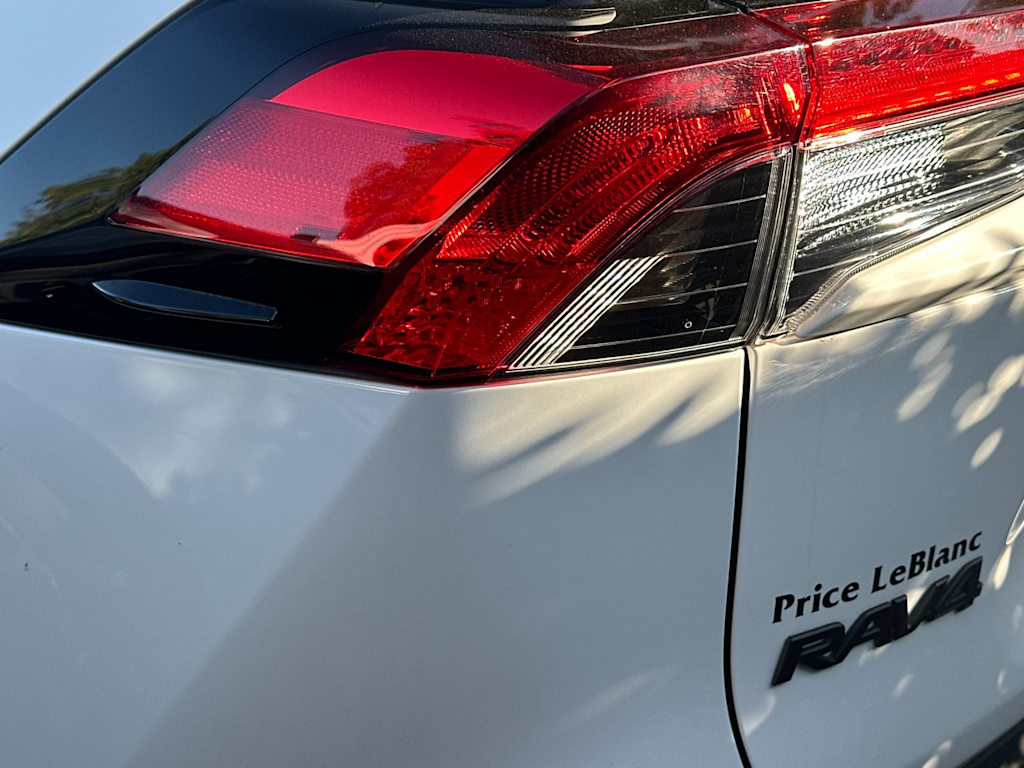Thumbnail: 2022 Toyota RAV4 - 12